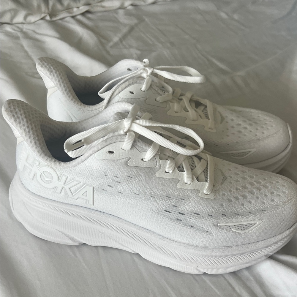 Hoka Clifton 9 Women's All-White Athletic Shoes size 6.5 wide